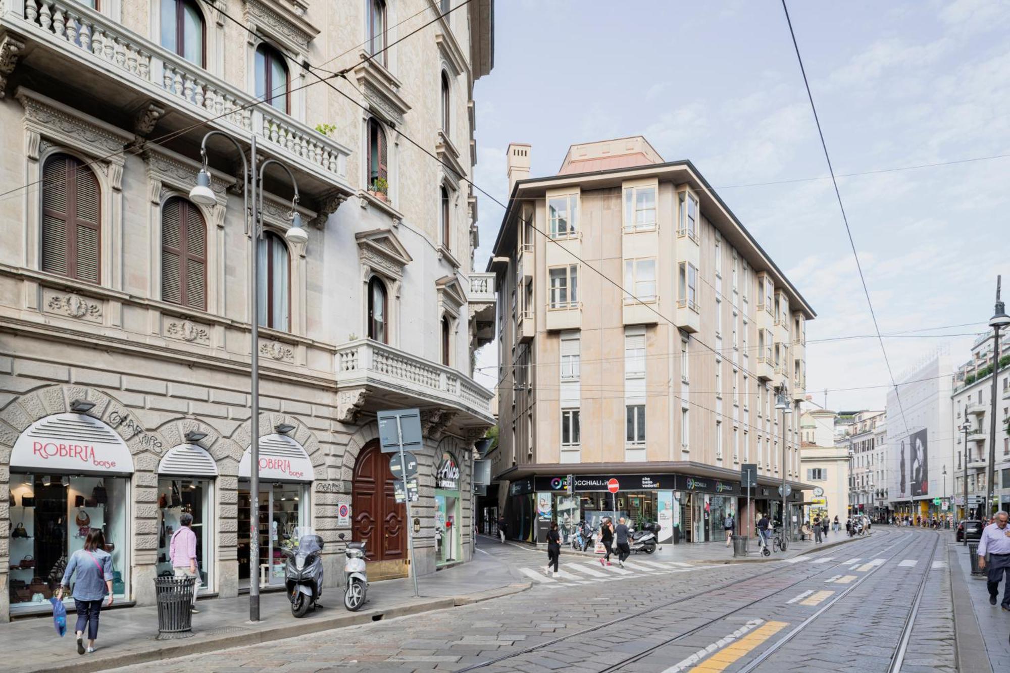 Easylife - Accogliente Monolocale In Via Torino, Posizione Perfetta Per Scoprire La Citta Apartment Milan Luaran gambar